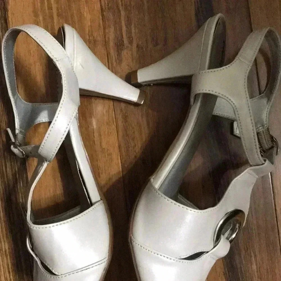 East 5th Gray Heels - Picture 7 of 7